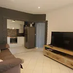 A 50m Des Plages, 1er Etage De Appartement *