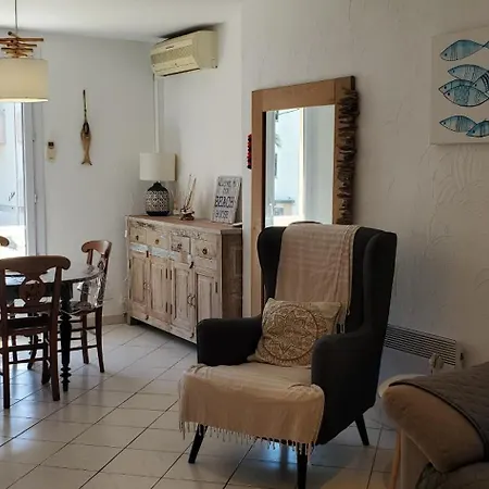 Appartamento A 50m Des Plages, 1er Etage De *
