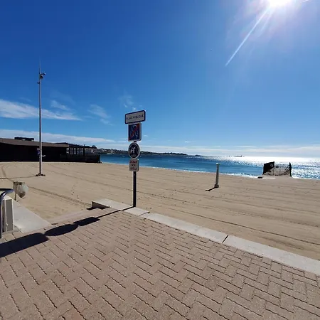 A 50m Des Plages, 1er Etage De Fréjus
