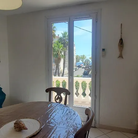 A 50m Des Plages, 1er Etage De Apartman